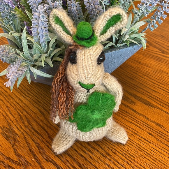 Hand crafted knit and needle felted Lucky charm shamrock bunny - Picture 2 of 14